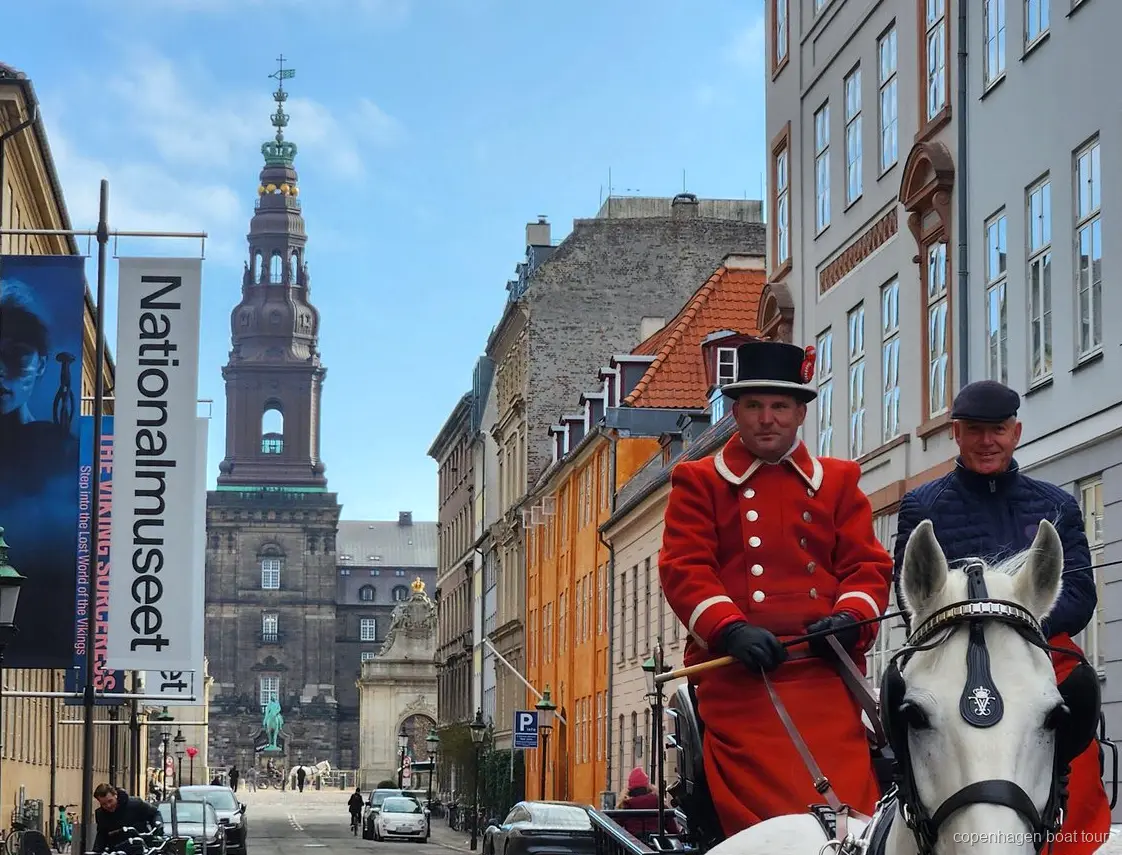 Elektrisk havnefærge brugt på gåturen og kanalturen i København